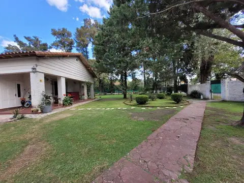 Casa en Venta con 10 cocheras