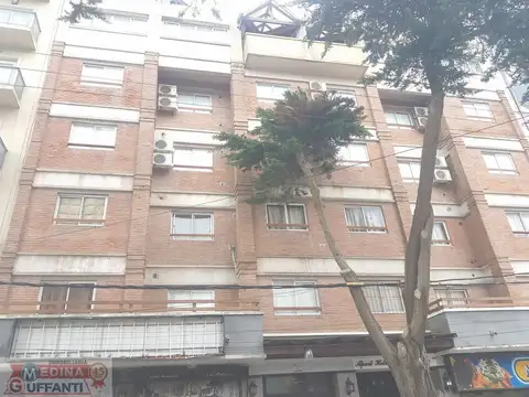 J C Chiozza 1800, Piso 2