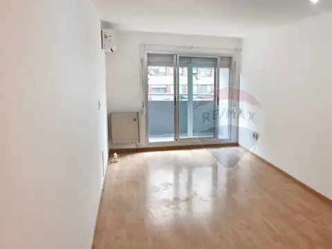 ALQUILER APTO 2 DORM TRES CRUCES CON BALCON