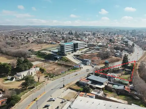 VENTA LOCAL COSQUIN SOBRE AVENIDA CON CASA