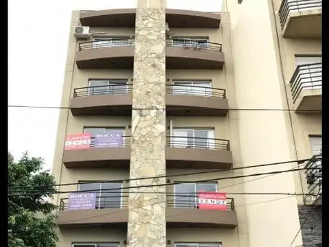 Departamento AL FRENTE CON BALCON, COCINA Y COMERDOR INTEGRADO MUY LUMINOSO  ,,