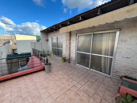 Reconquista 1100, Piso PB