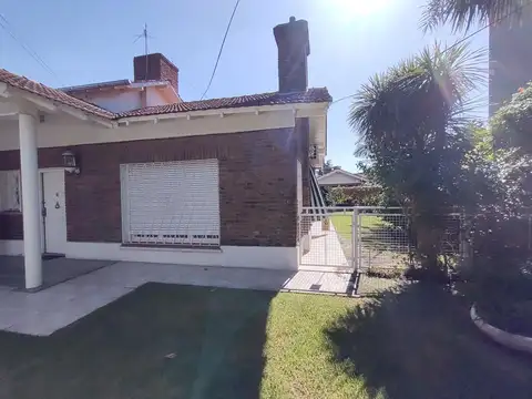 Casa en Venta con 4 cocheras