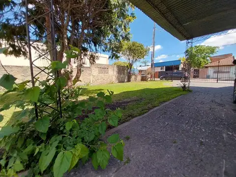 Venta, Casa, 6 ambientes, Monte Grande, patio, cochera, apto credito, apto profesional