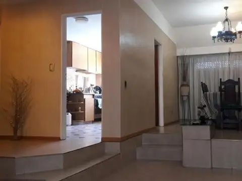 Casa en Venta en Castelar, USD 370.000