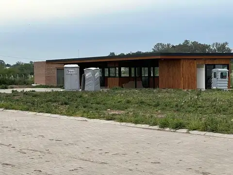 Glm. Venta Lote Interno En Village Joven