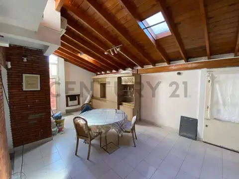 PH EN VENTA 4 AMBIENTES, PATIO Y TERRAZA SIN EXPENSAS VILLA LUZURIAGA