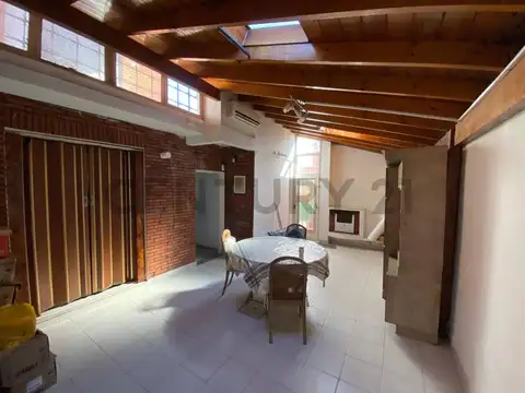 Rivera Indarte 1000, Piso 0