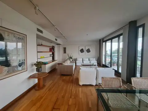 Dragones 2280 , Piso 6