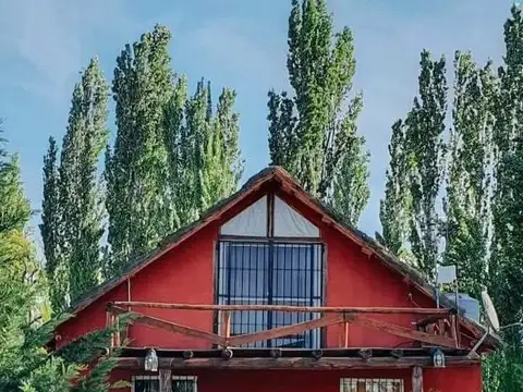 Complejo turístico con pileta, en actividad: Casa de 3 dorm. más 2 cabañas tipo Bungalow, en San Rafael, Mendoza