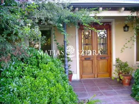 Casa 6 ambientes con 5 baños