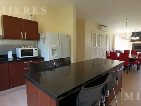 Casa en Venta de 5 dormitorios