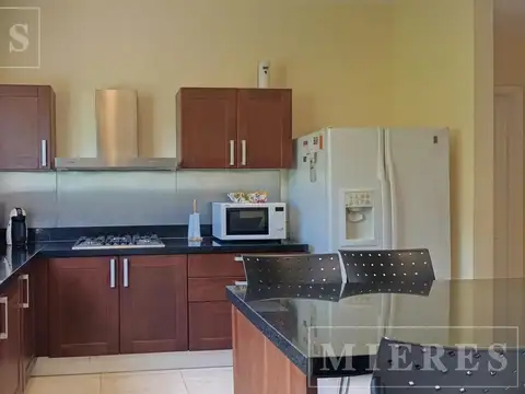 Casa 6 ambientes con 4 baños