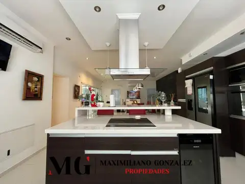 Casa 5 ambientes con 2 baños