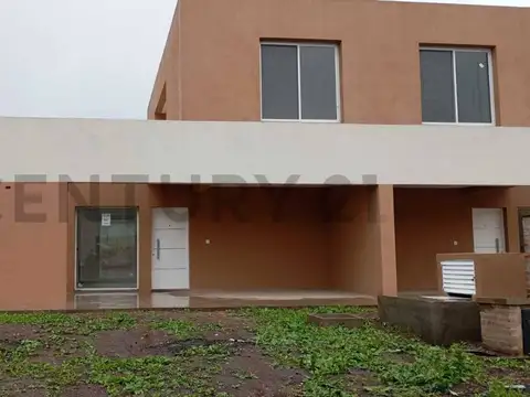 Encantadora casa con pileta a extrenar sin expensas en Pilar del Este