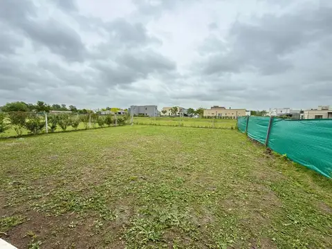 CASA 6 AMB EN VENTA B° SAN PABLO PILAR SEGURIDAD