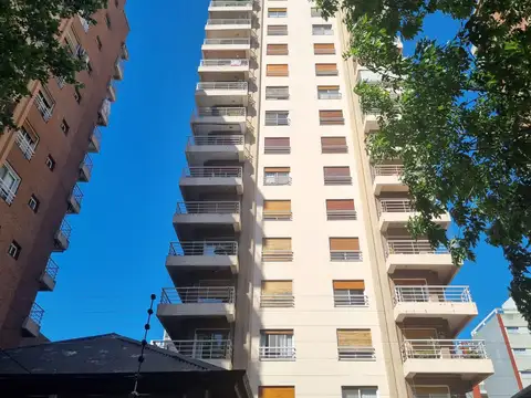 Almirante Brown 300, Piso 10