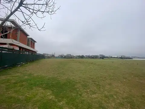 Terreno en Venta de 911,0 m2