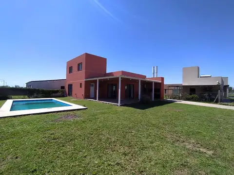 Casa en venta de 2 Dormitorios en Funes Norte