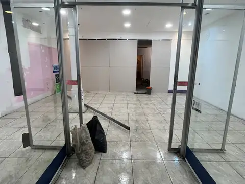 Local en Alquiler en Monserrat, Av Entre Ríos 500