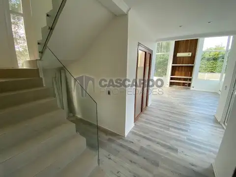 Casa de 4 ambientes con piscina. Barrio El Lauquen Club de Campo en San Vicente