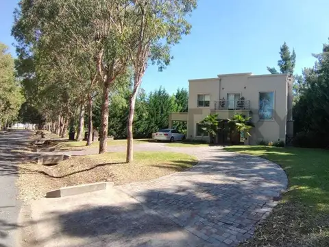 Casa en Venta en Club Miralagos, USD 320.000