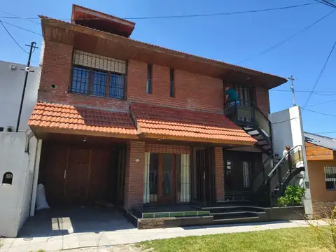 Hermoso Ph tres ambientes, al frente.