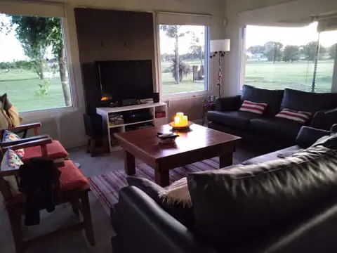 Casa 3 ambientes con 2 baños