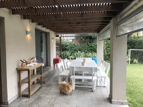 Casa 5 ambientes con 3 baños