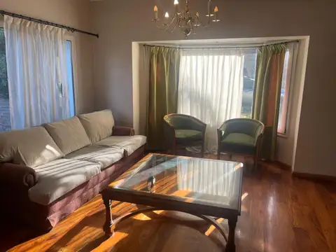 Casa en Alquiler en La Caballeriza, USD 1.700