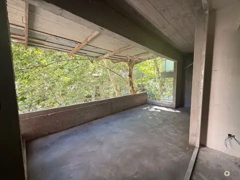 Av. Gral. Las Heras 2088 100