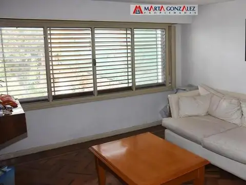 Casa 5 ambientes con 4 baños