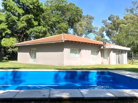 Casa en Venta con 2 cocheras