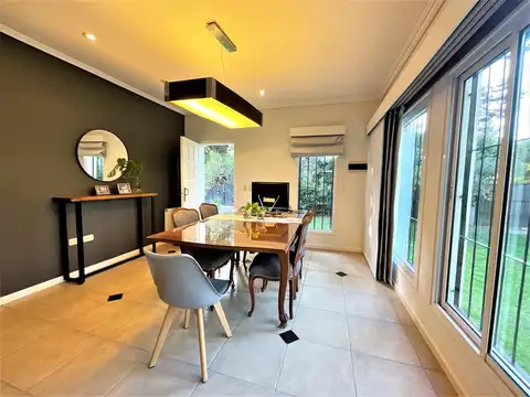 Casa 4 ambientes con 2 baños