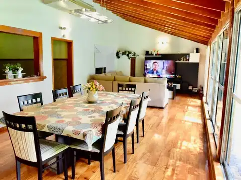 Casa 4 ambientes con 3 baños