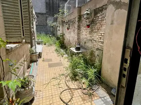 Casa 6 ambientes con 1 baño