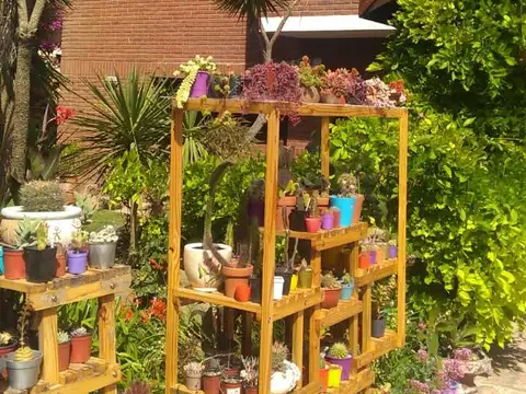 Casa 6 ambientes con 2 baños