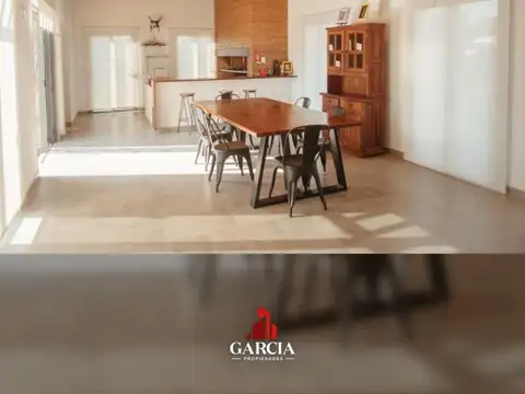 VENDE CASA EN BARRIO PRIVADO SANTA TERESITA CLUB DE CAMPO