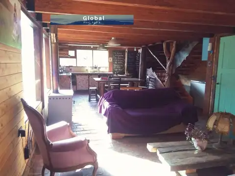 Casa 6 ambientes con 2 baños