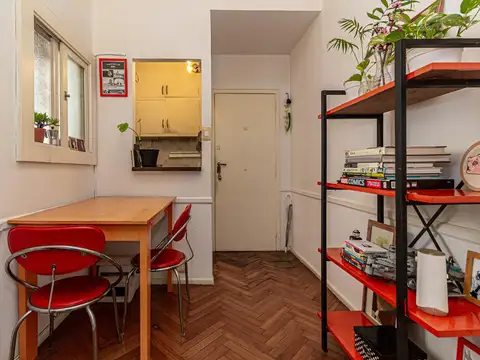 Pte. José Evaristo Uriburu 1000, Piso 2