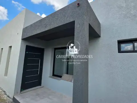Casa venta de 4 amb. lote central con Fondo a Verde. Barrio Santa Lucia. Pilar