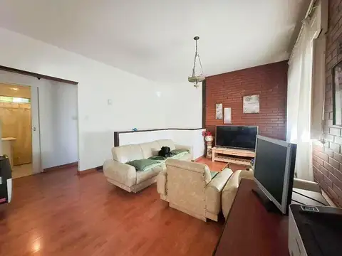 Depto Tipo Casa 4 ambientes con 1 baño