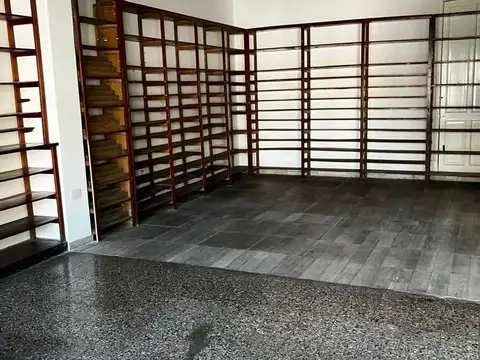 Local en Venta 61 años