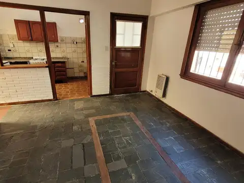 Casa 3 ambientes con 2 baños
