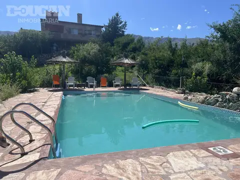 Casa 5 ambientes con 2 baños