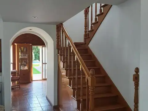 Casa 5 ambientes con 2 baños