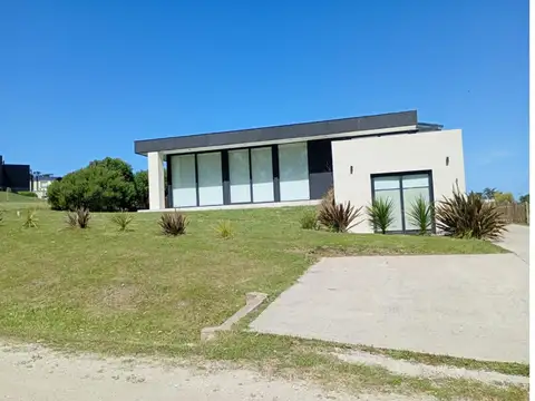 Casa en Venta en Playa Chapadmalal, USD 240.000