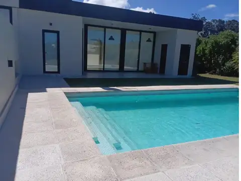 Casa En Venta En San Benito Chapadmalal