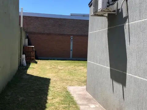 Casa 6 ambientes con 1 baño