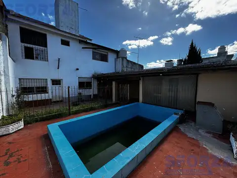 Casa 5 ambientes con 3 baños